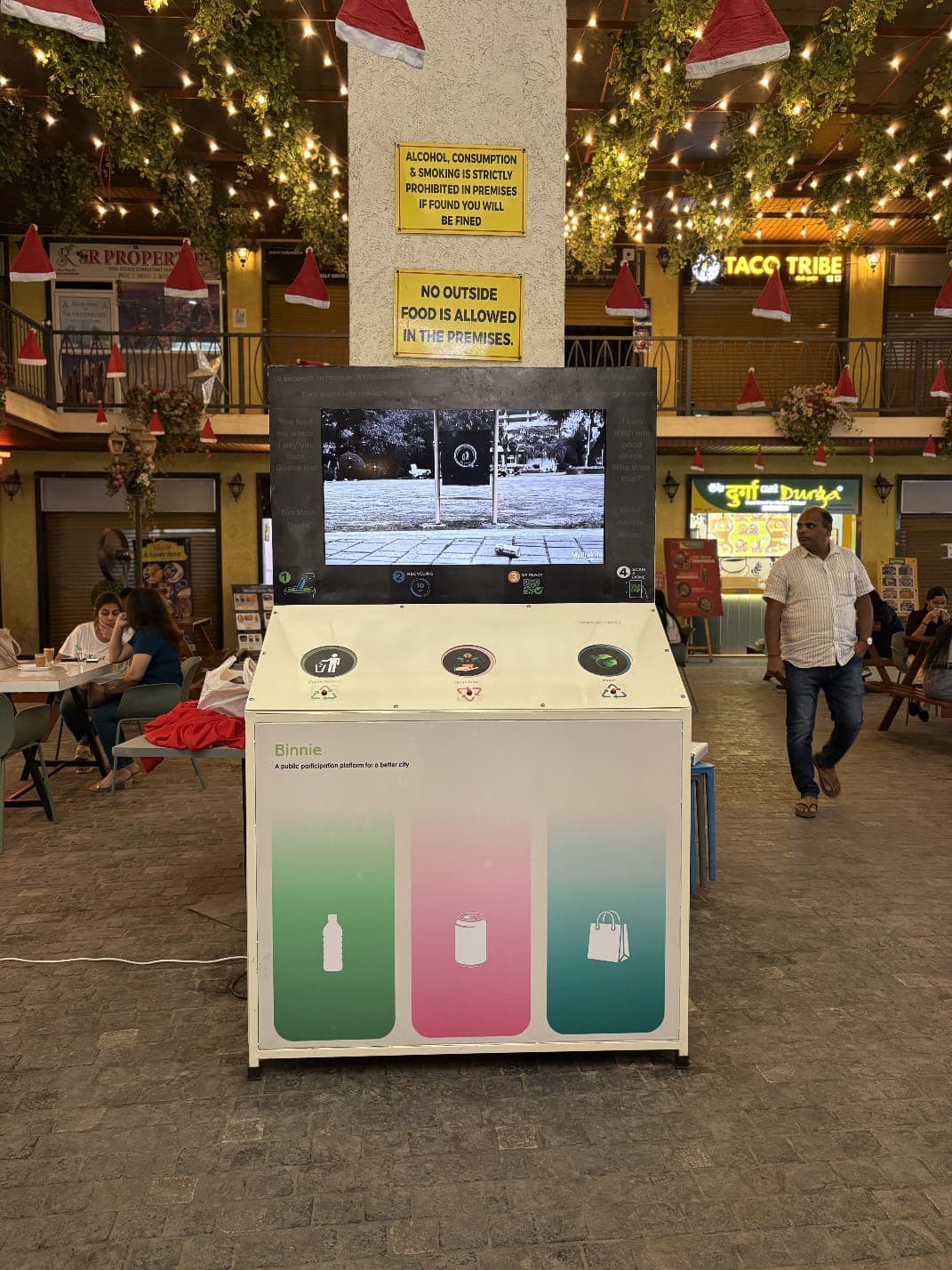Binnie Smart Station — Streets of Europe